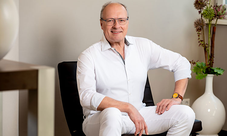 Dr. Ralf Gerhart